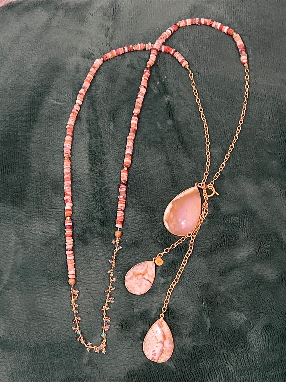 Earth tone lariat Beaded Teardrop Pendant Necklace with Gold Chains - Unbranded